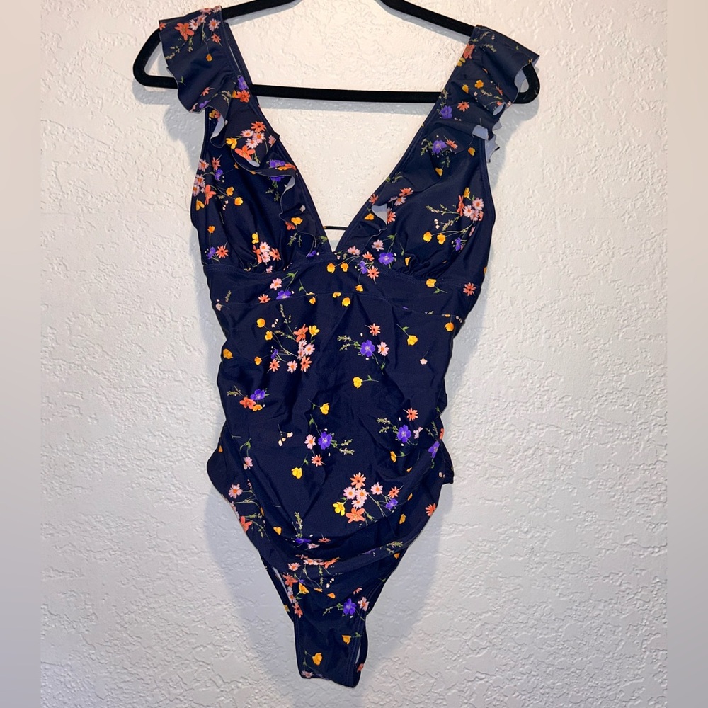 Cupshe Navy Floral One-Piece Swimsuit NEW Large MSRP $40
